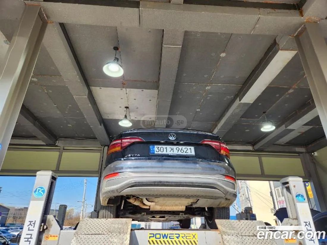 Volkswagen Jetta 2023 — photo 2