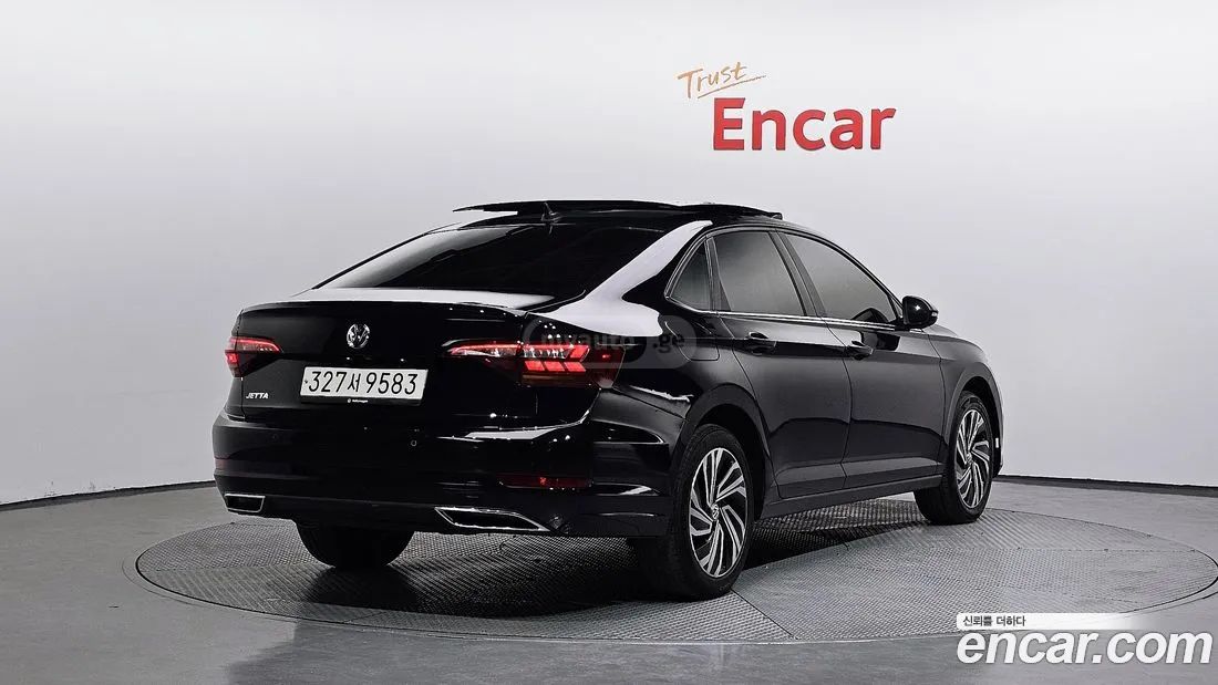 Volkswagen Jetta 2021 — photo 2