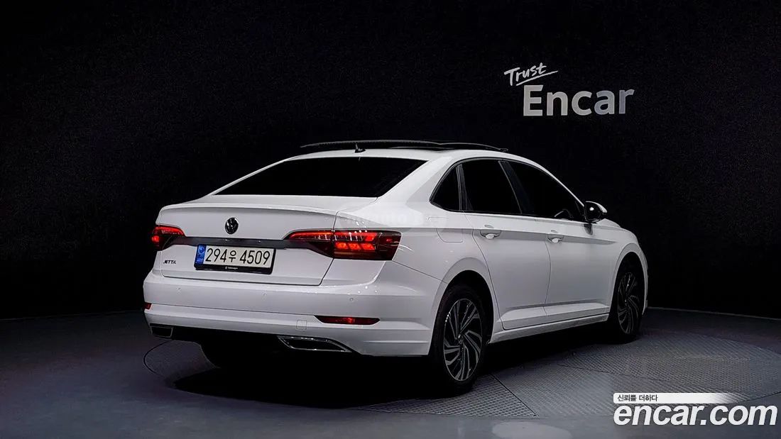 Volkswagen Jetta 2020 — photo 2