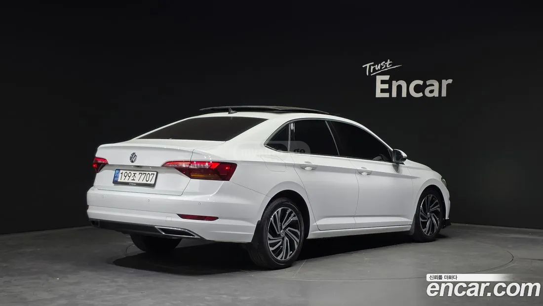 Volkswagen Jetta 2021 — photo 2