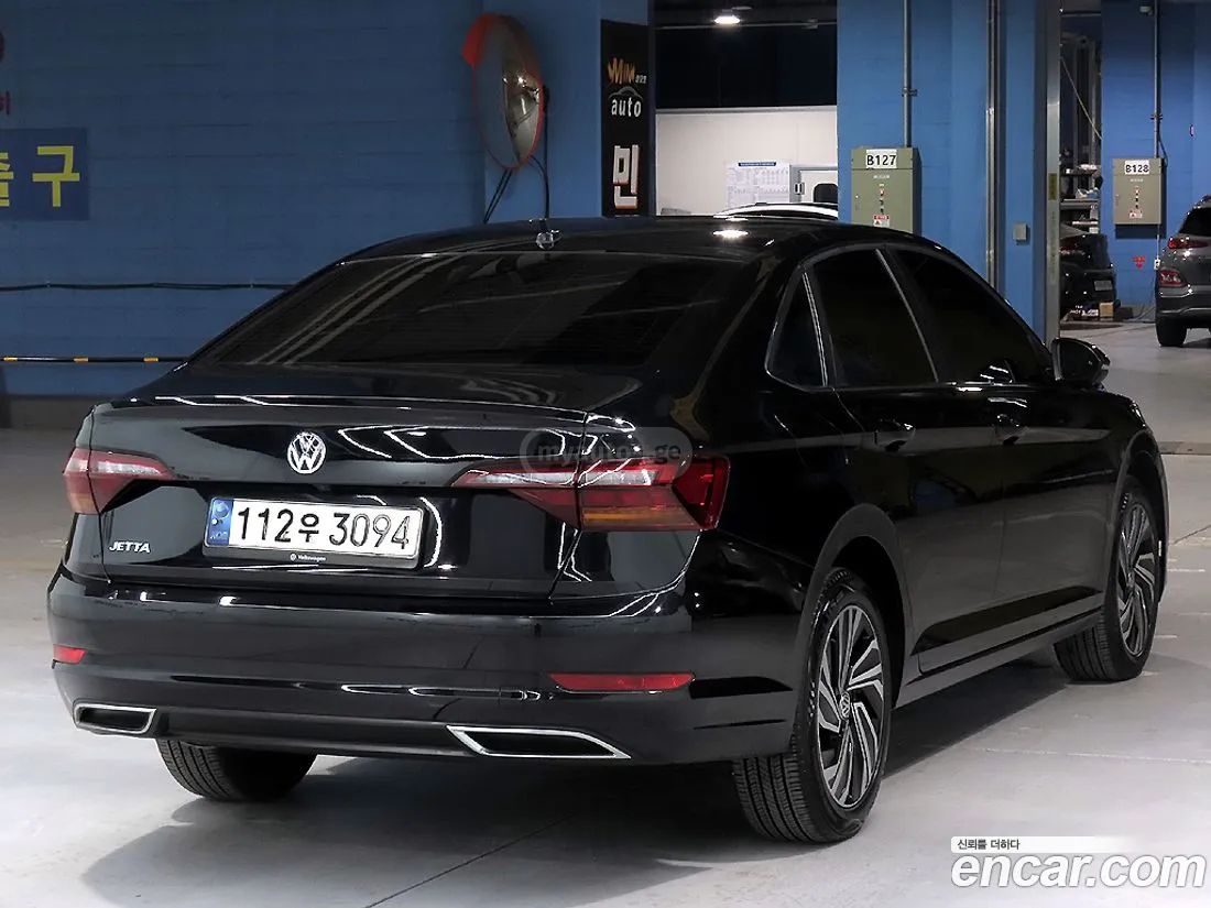 Volkswagen Jetta 2020 — photo 2