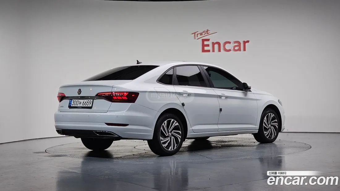 Volkswagen Jetta 2021 — photo 2