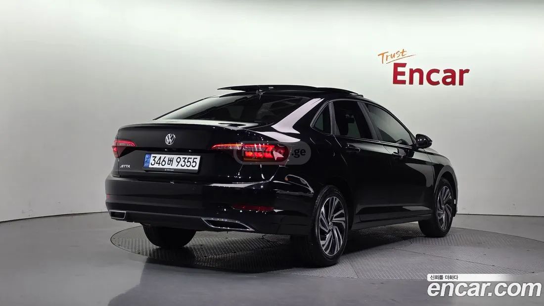 Volkswagen Jetta 2021 — photo 2