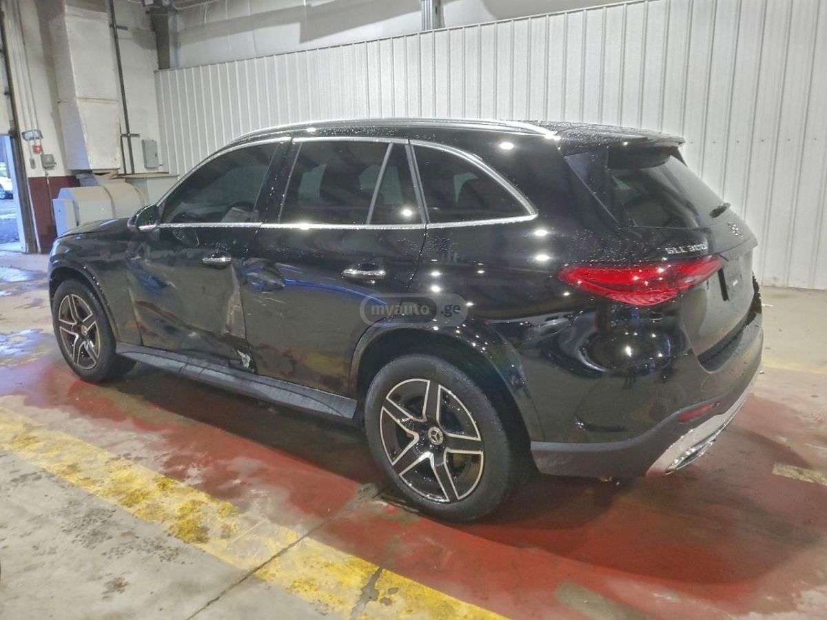 Mercedes-Benz GLC 300 2025 — photo 2