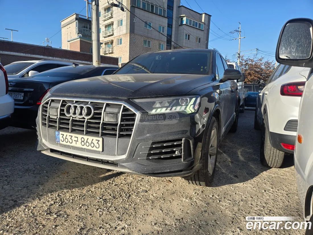 Audi Q7 2021 — photo 2