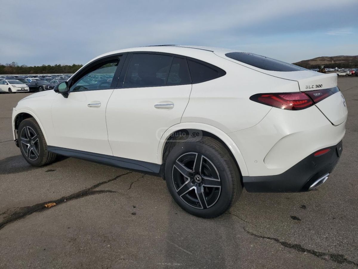Mercedes-Benz GLC 300 Coupe 2024 — photo 2