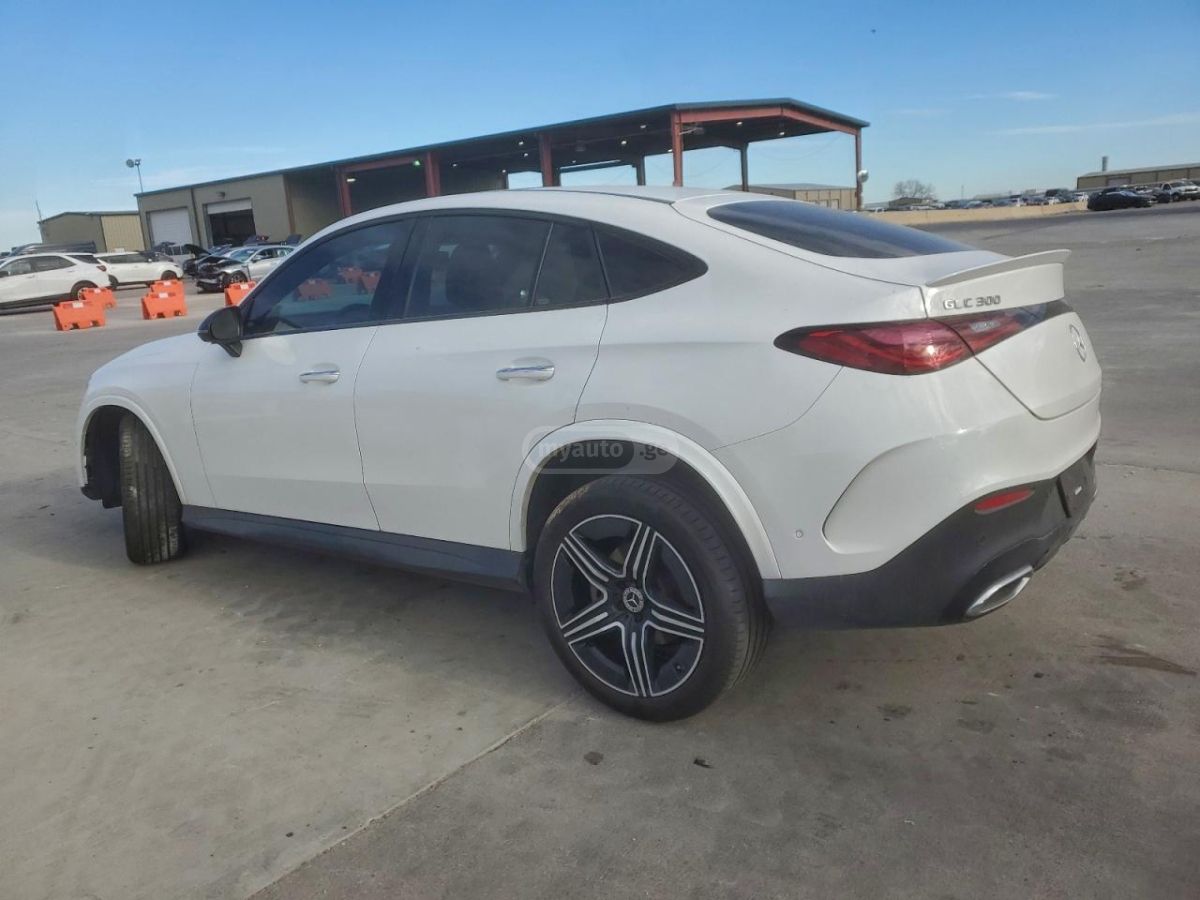 Mercedes-Benz GLC 300 Coupe 2025 — photo 2