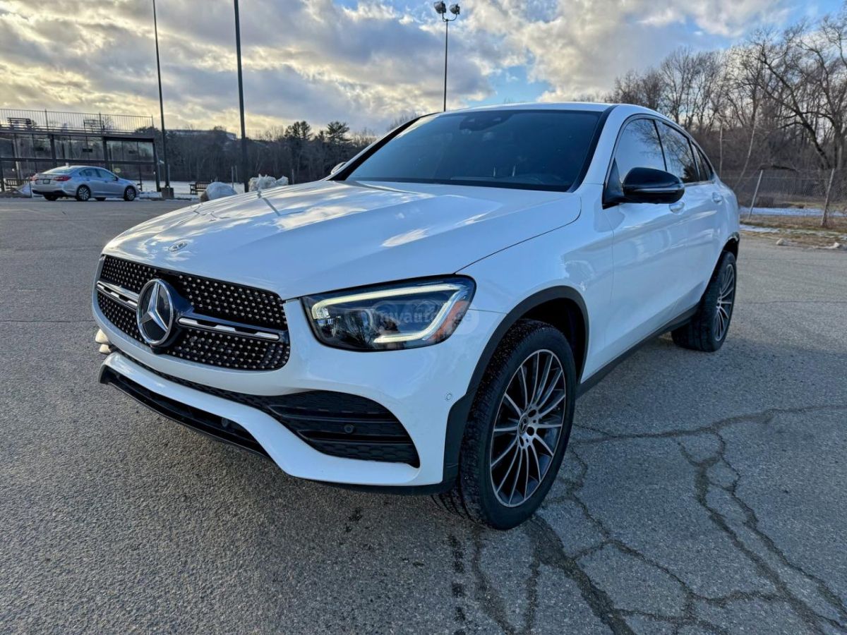 Mercedes-Benz GLC 300 Coupe 2022 — photo 2