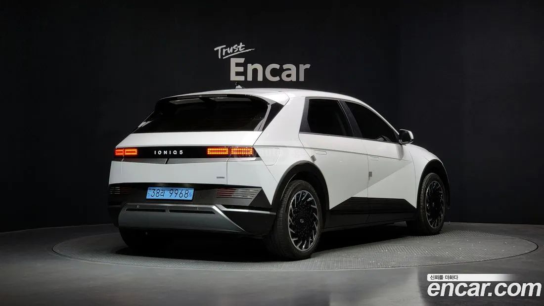 Hyundai Ioniq 5 2023 — photo 2