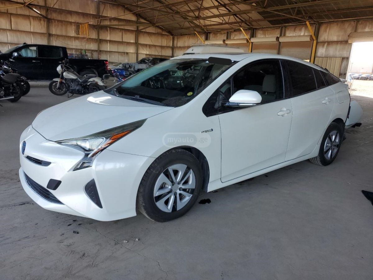 Toyota Prius 2016 — photo 2