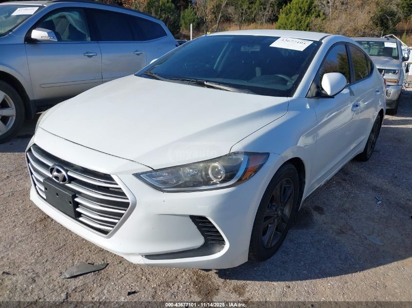 Hyundai Elantra 2018 — photo 2