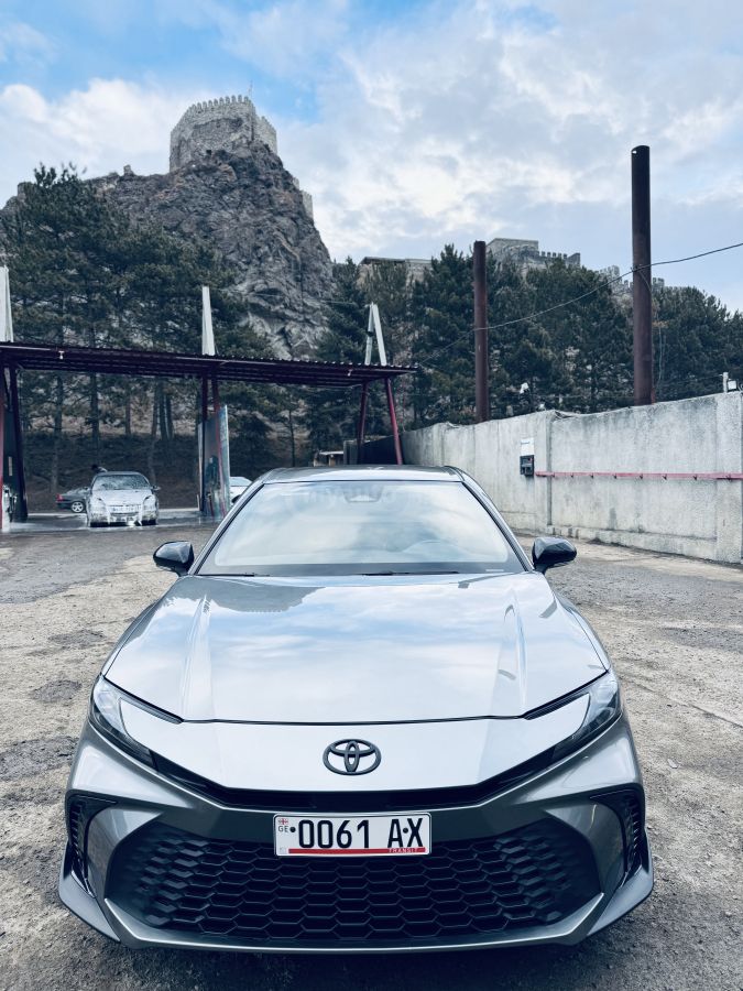 Toyota Camry 2024 — photo 2