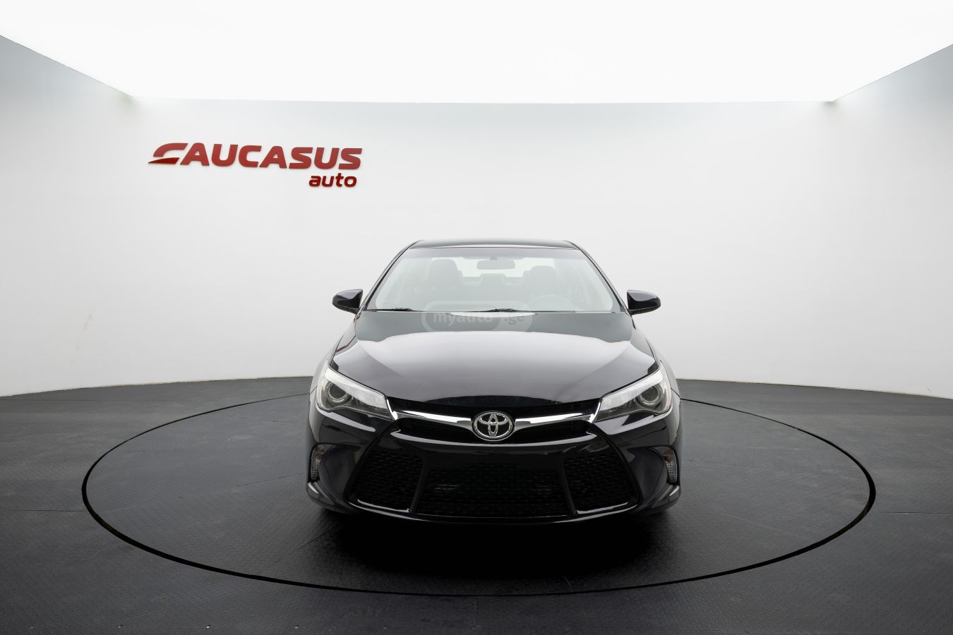 Toyota Camry 2015 — photo 2