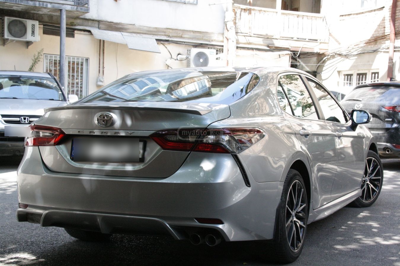 Toyota Camry 2021 — photo 2
