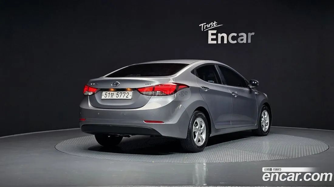 Hyundai Elantra 2015 — photo 2