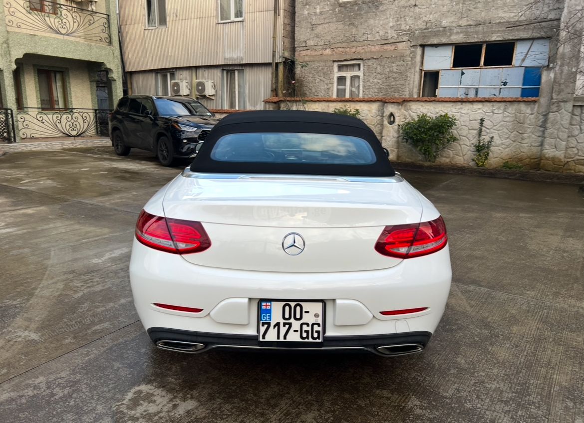 Mercedes-Benz C 300 2017 — photo 2