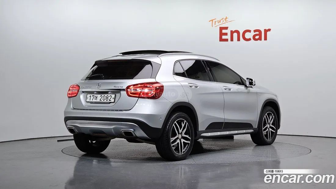 Mercedes-Benz GLA 45 AMG 2017 — photo 2