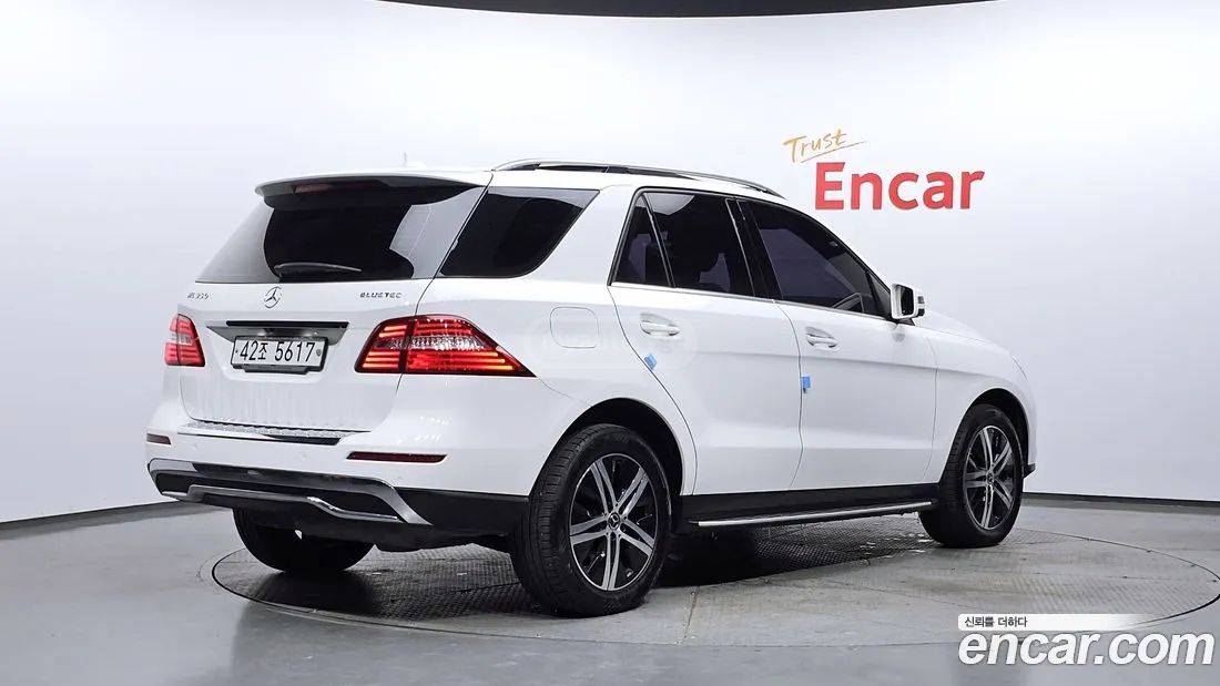 Mercedes-Benz ML 63 AMG 2014 — photo 2