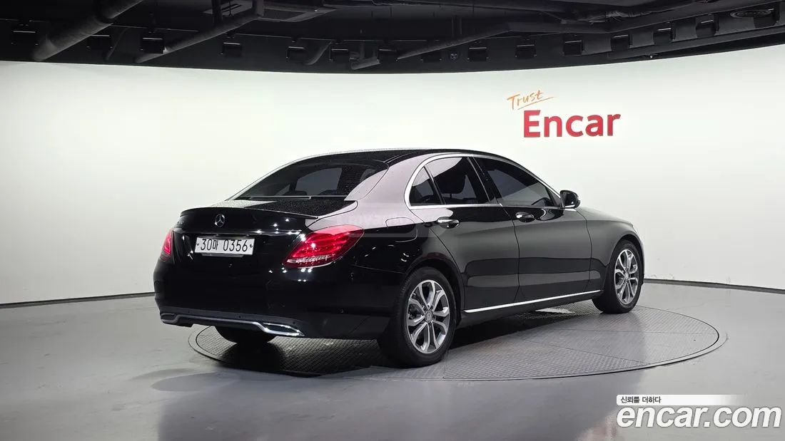 Mercedes-Benz C 63 AMG 2017 — photo 2