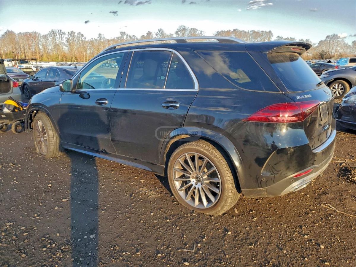 Mercedes-Benz GLE 350 2024 — photo 2