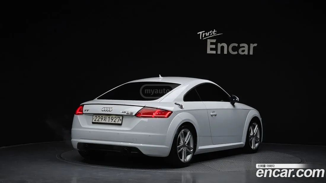 Audi TT 2016 — photo 2