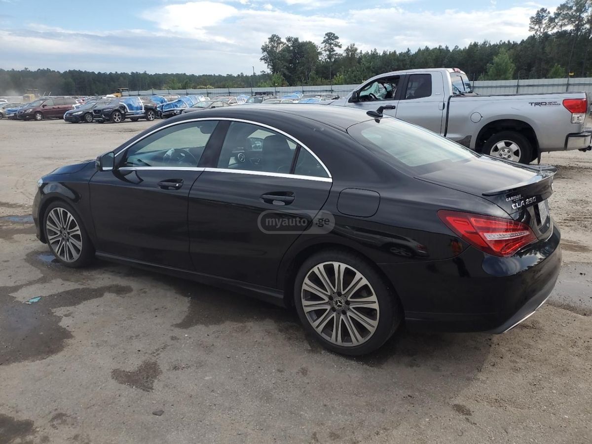 Mercedes-Benz CLA 250 2018 — photo 2