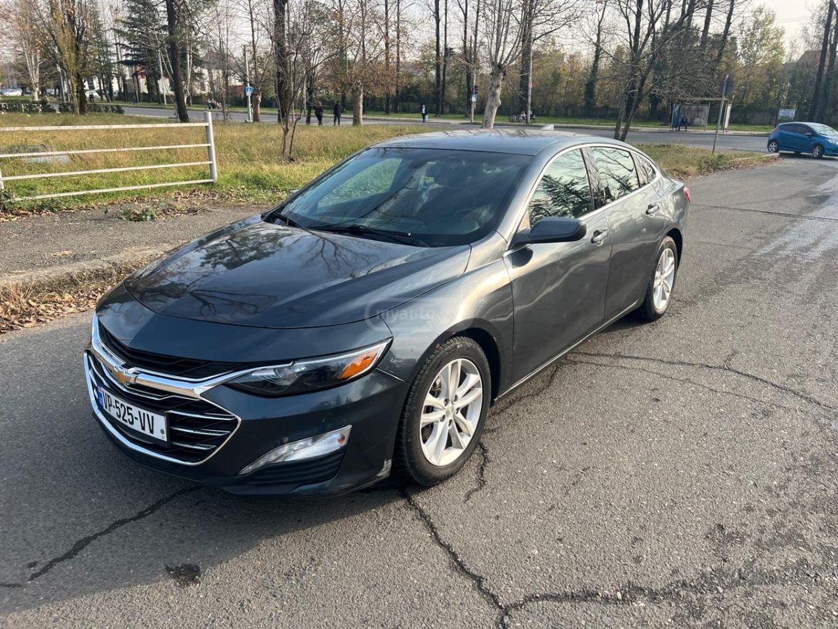 Chevrolet Malibu 2019 — photo 2