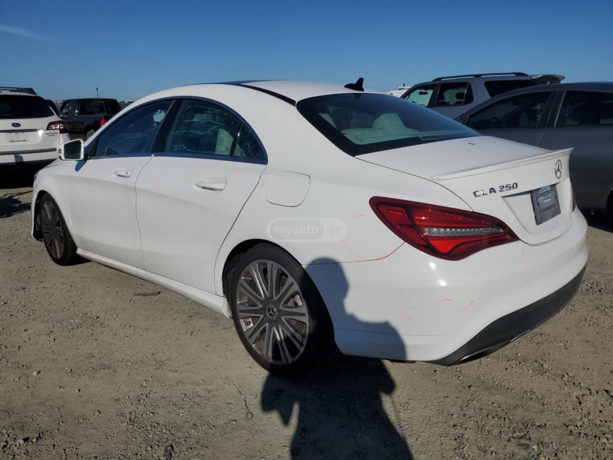 Mercedes-Benz CLA 250 2018 — photo 2
