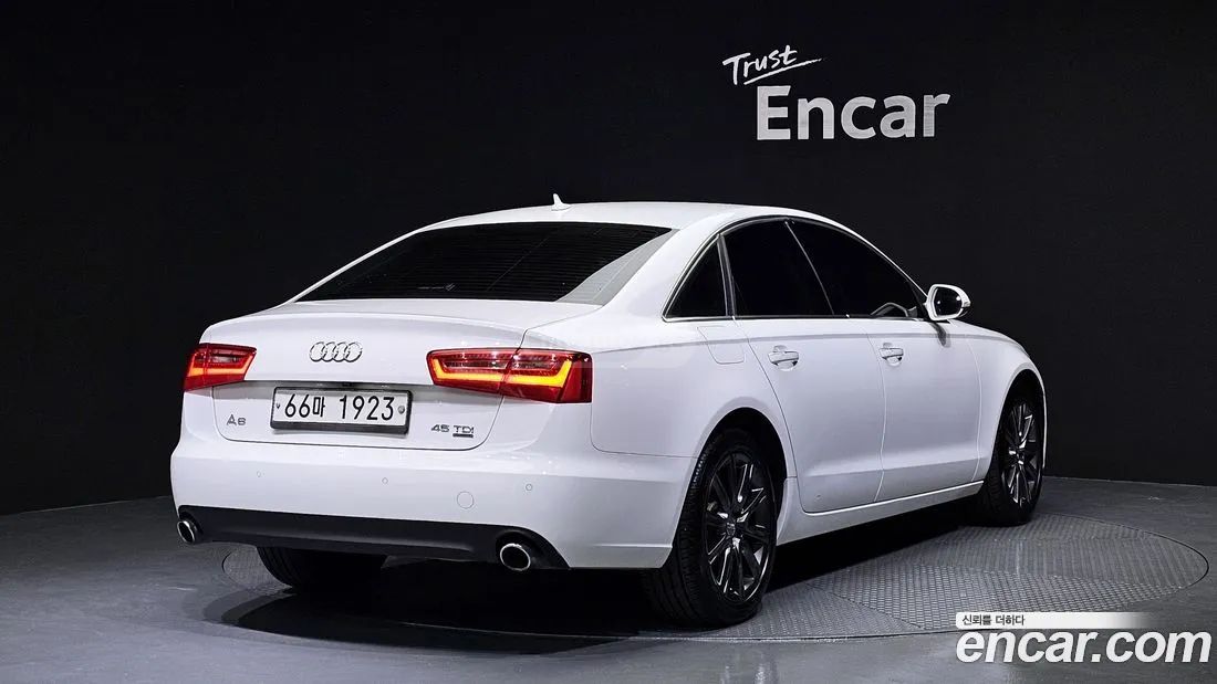Audi A6 2015 — photo 2