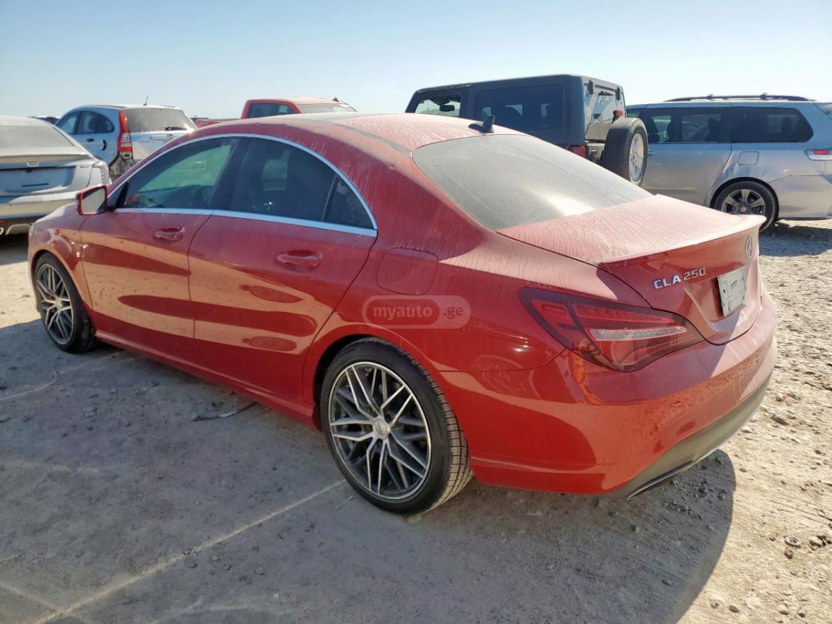 Mercedes-Benz CLA 250 2018 — photo 2