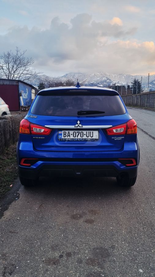 Mitsubishi Outlander Sport 2018 — photo 2