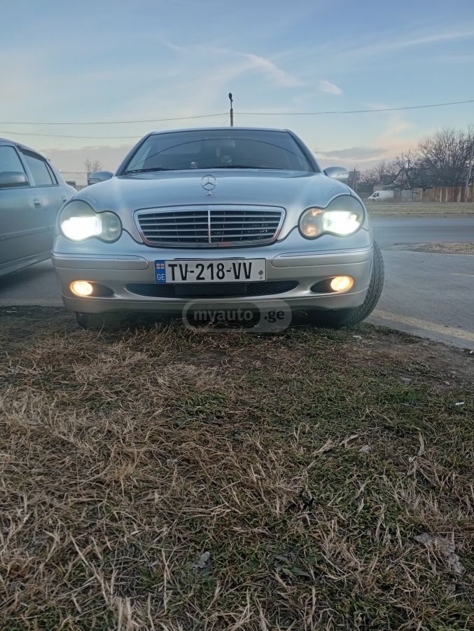Mercedes-Benz C 200