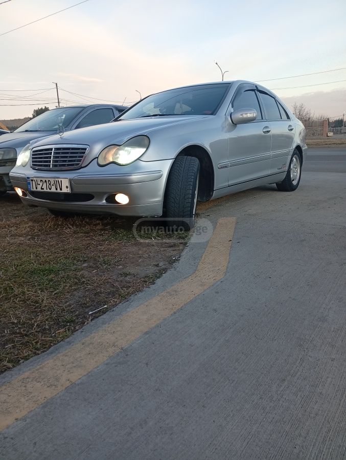 Mercedes-Benz C 200 2000 — photo 2