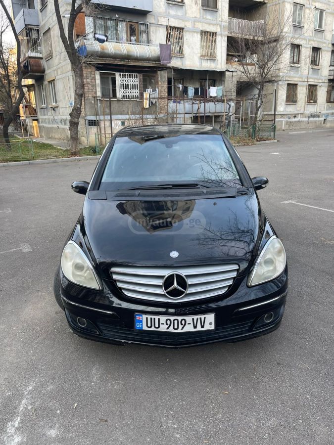 Mercedes-Benz B 170