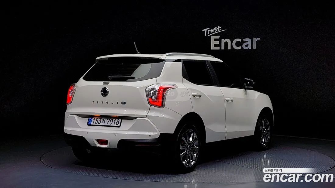 Ssangyong Tivoli 2016 — photo 2