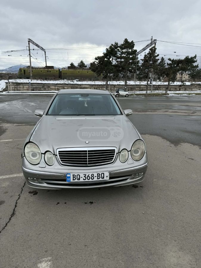 Mercedes-Benz E 260 2002 — photo 2
