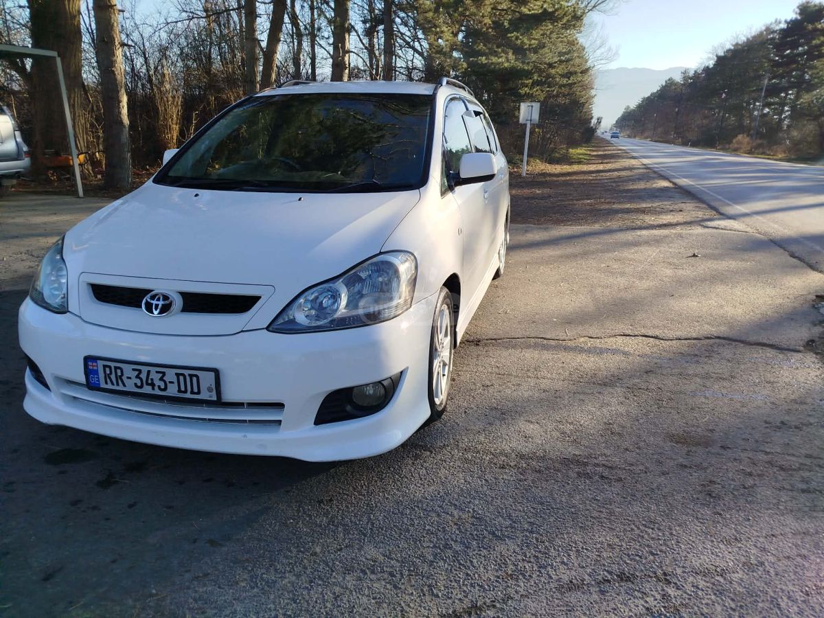Toyota Ipsum 2003 — photo 2