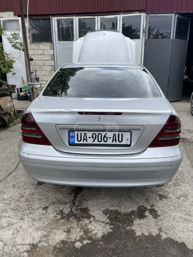 Mercedes-Benz C 220 2001 — photo 2