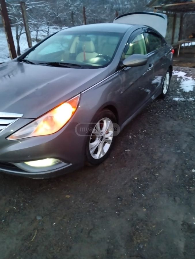 Hyundai Sonata 2010 — photo 2