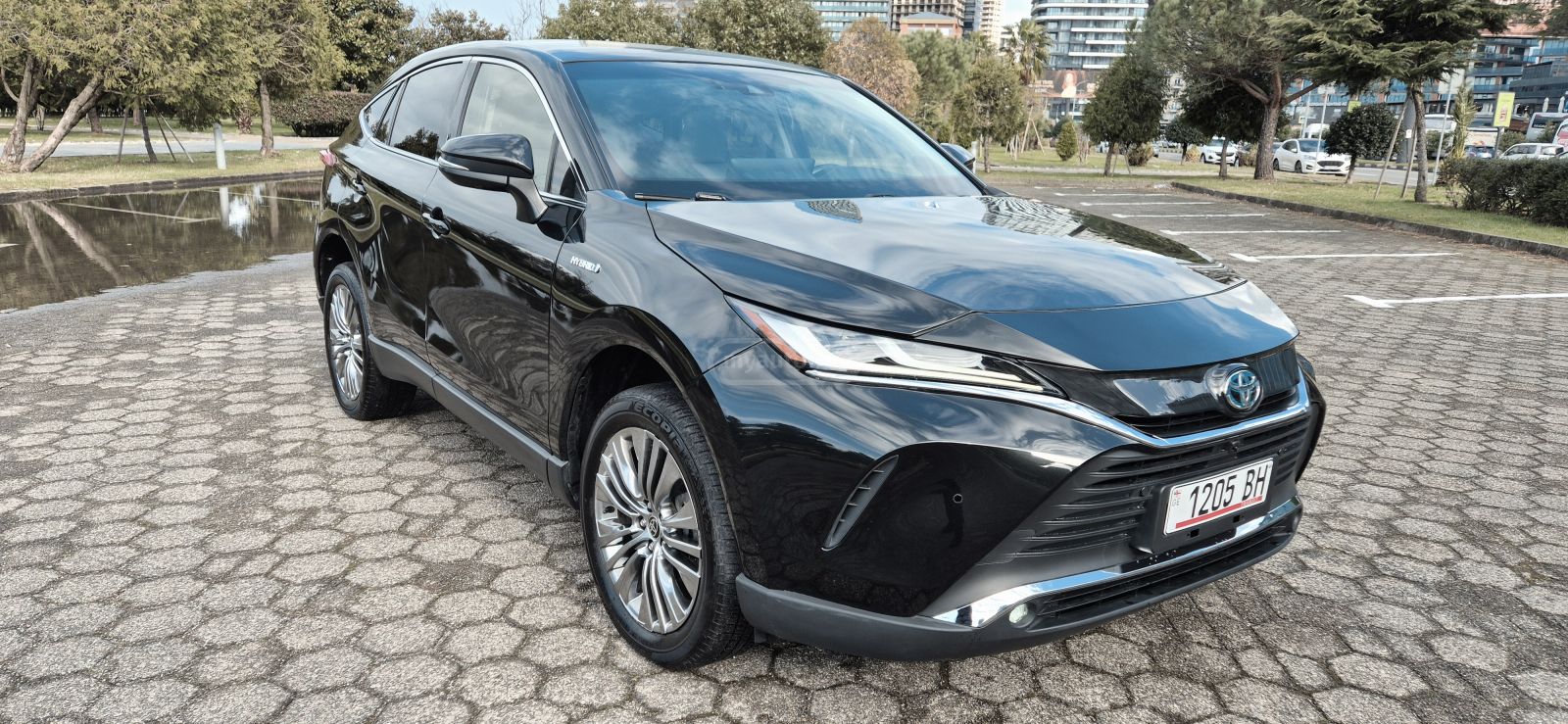 Toyota Venza 2021 — photo 2