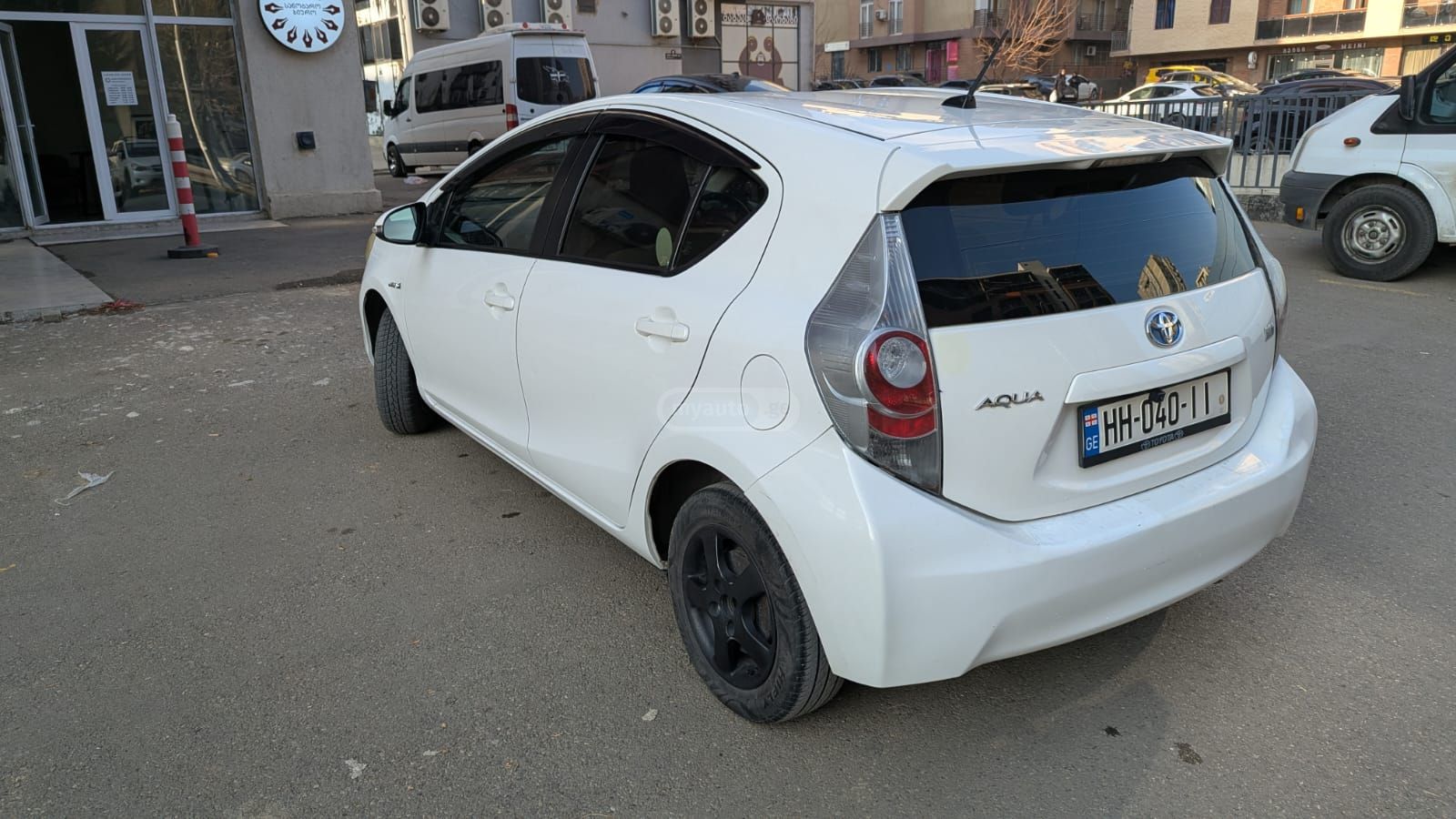Toyota Aqua 2013 — photo 2