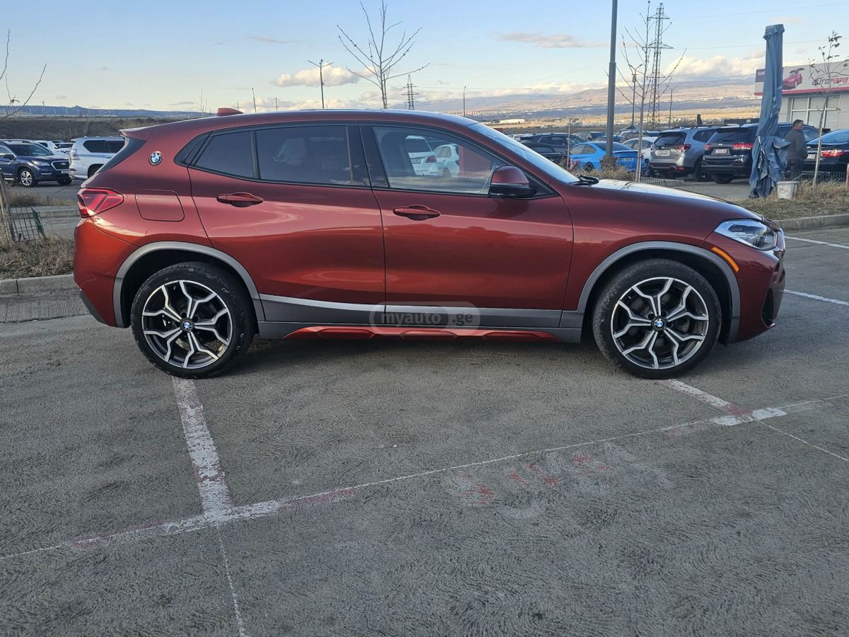 BMW X2 2018 — photo 2