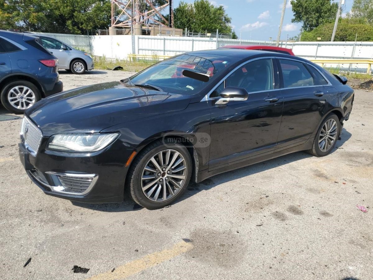 Lincoln MKZ 2019 — photo 2