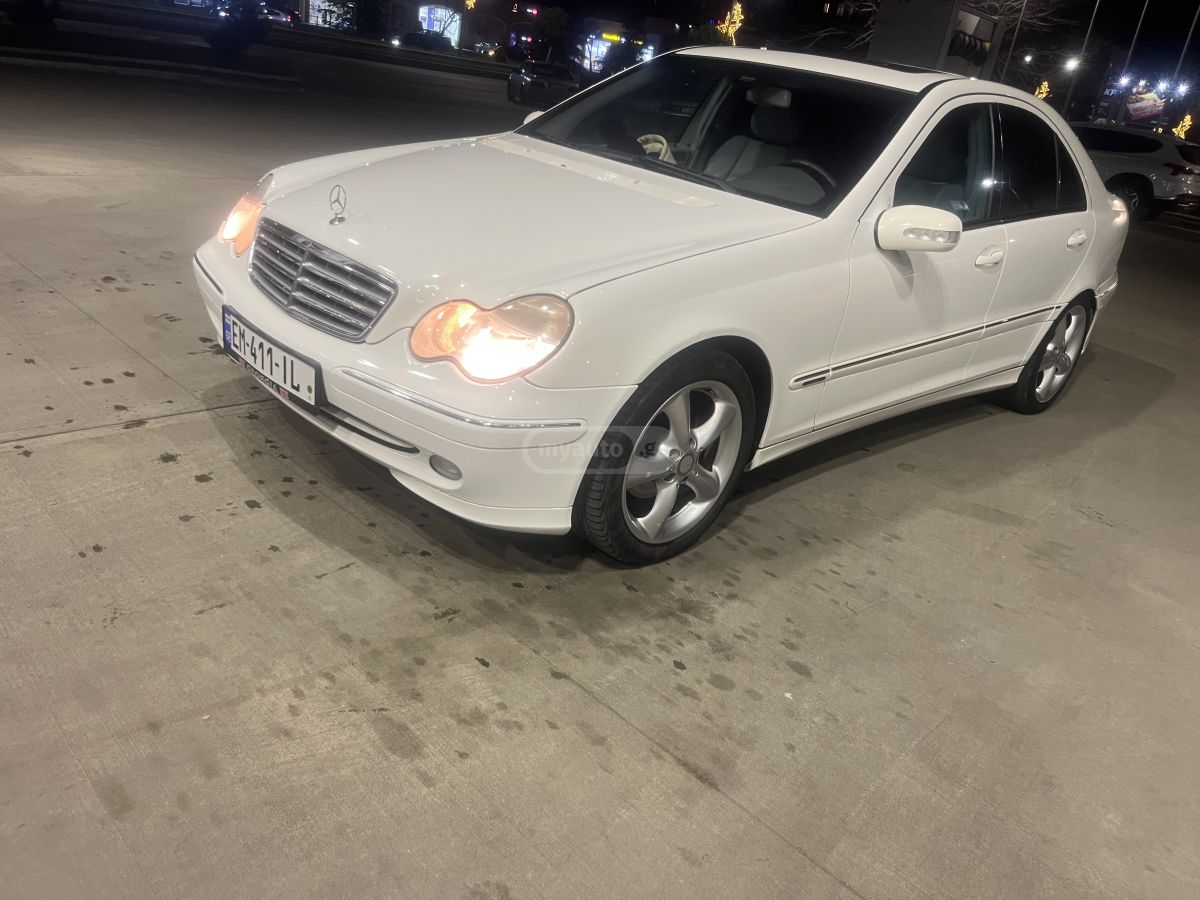 Mercedes-Benz C 230