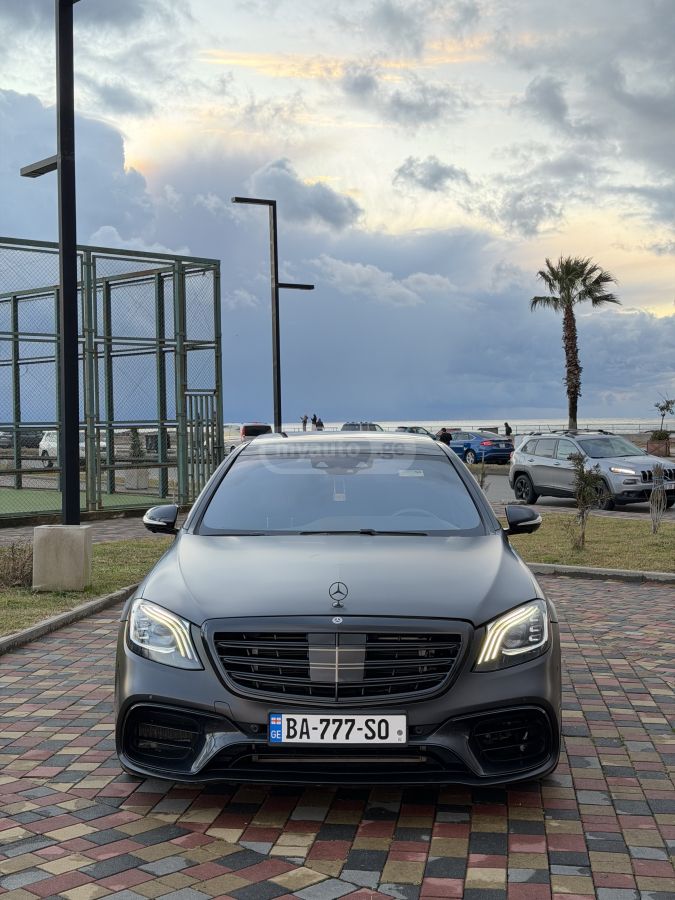 Mercedes-Benz S 560