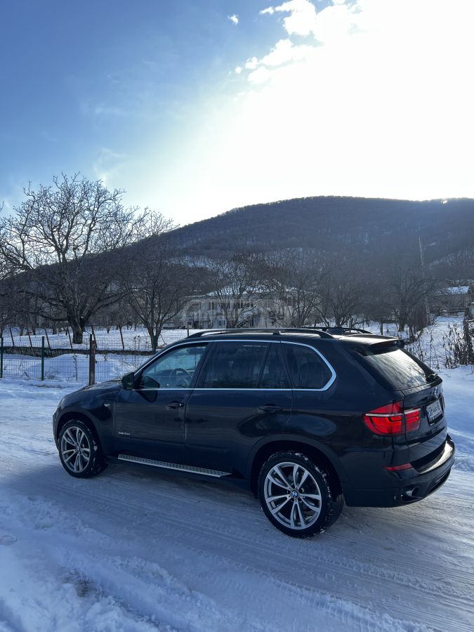 BMW X5 2013 — photo 2