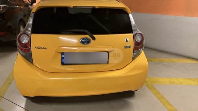 Toyota Aqua 2013 — photo 2