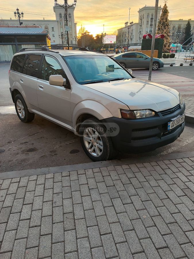 Isuzu Axiom 2003 — photo 2