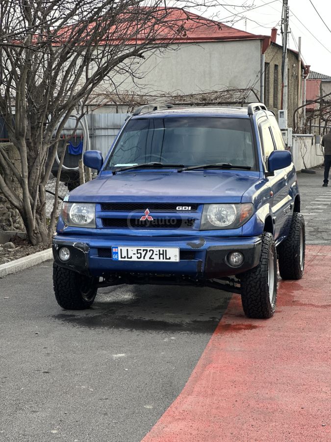 Mitsubishi Pajero IO 1999 — photo 2