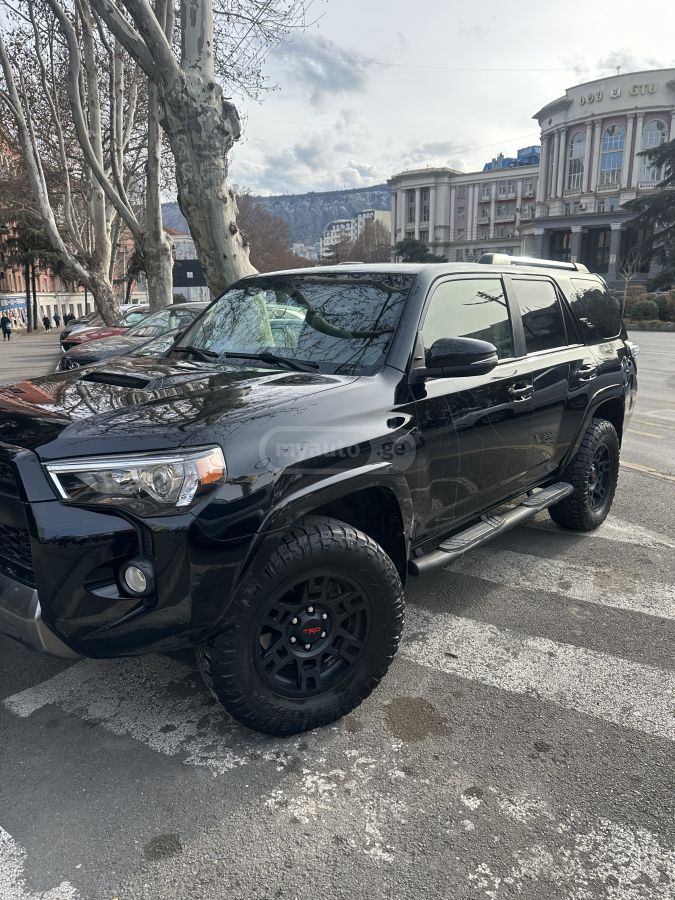 Toyota 4Runner 2018 — photo 2
